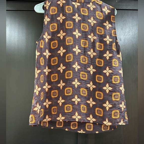 CAbi Louis Sleeveless Top with Navy and Gold Pattern - Picture 6 of 7